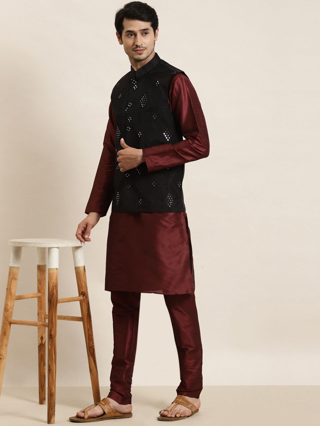 SOJANYA Kurta Lurus Kolar Mandarin dengan Churidar dengan Jaket Nehru Kerja Cermin