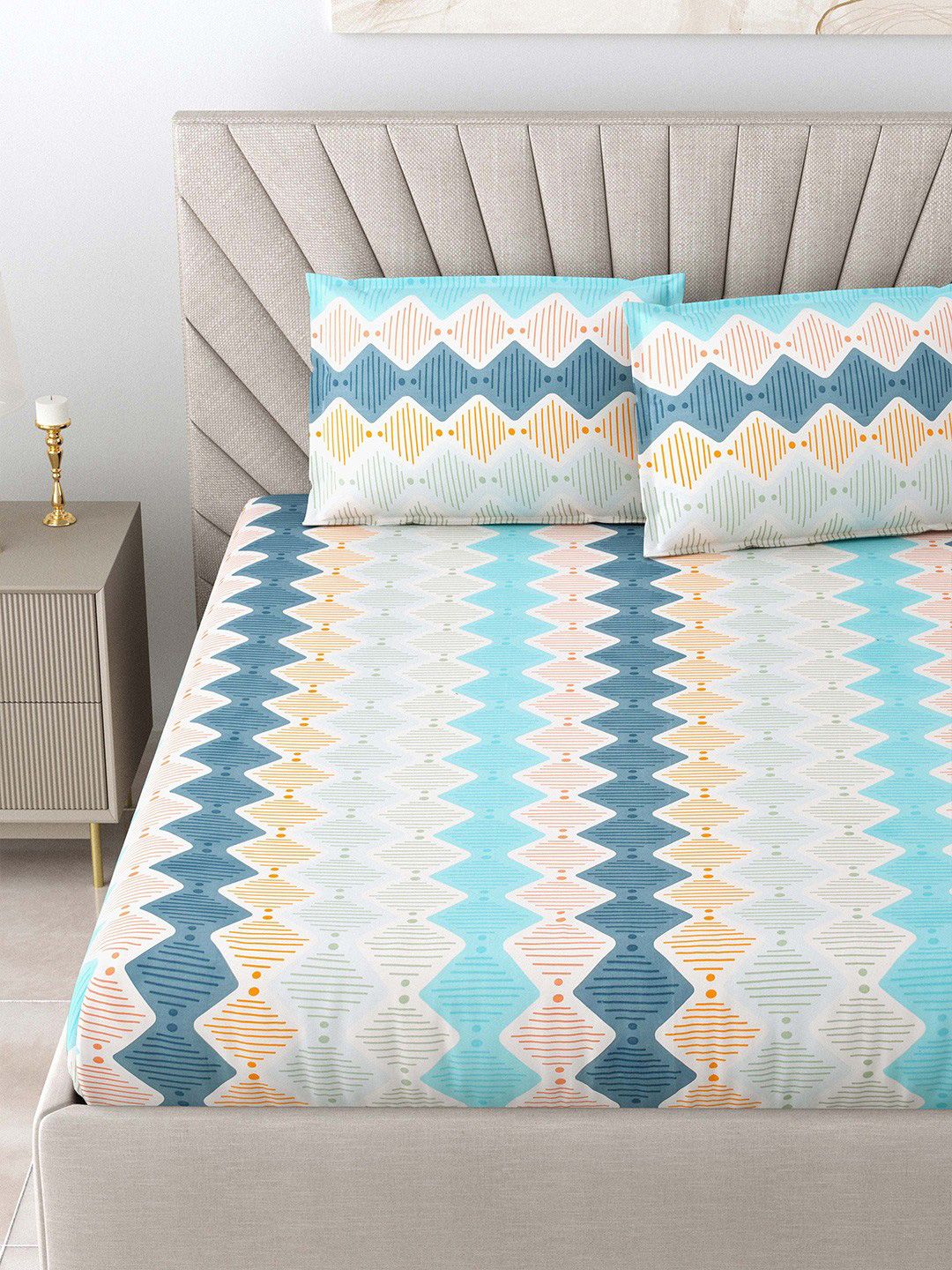 BOMBAY DYEING Multicoloured 144 TC Queen Bedsheet with 2 Pillow Covers