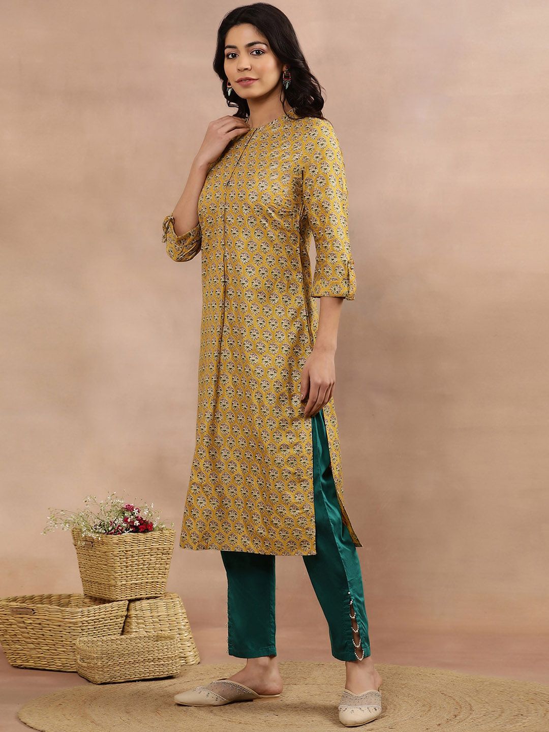 W Ethnic Motifs Printed Regular Thread Work Kurta with Trousers