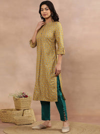 W Ethnic Motifs Printed Regular Thread Work Kurta with Trousers
