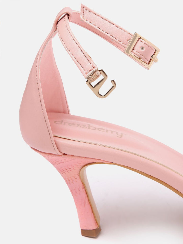 DressBerry Women Textured Mid-Top Slim Heels