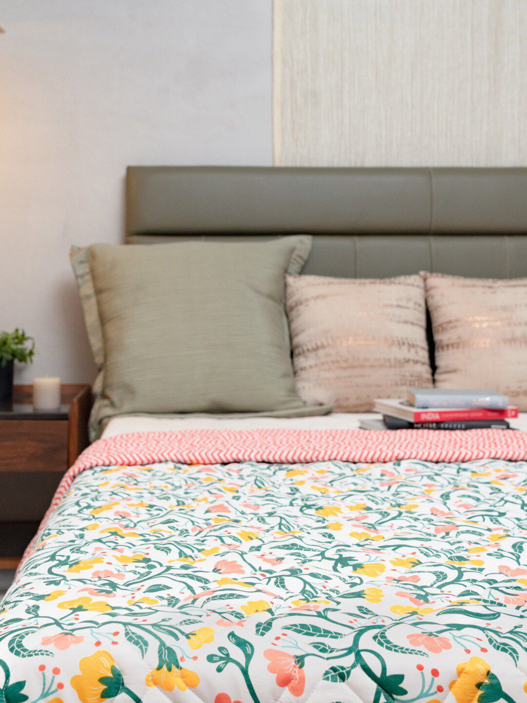 URBAN SPACE Kashmir White & Green Floral AC Room Double Bed Blanket