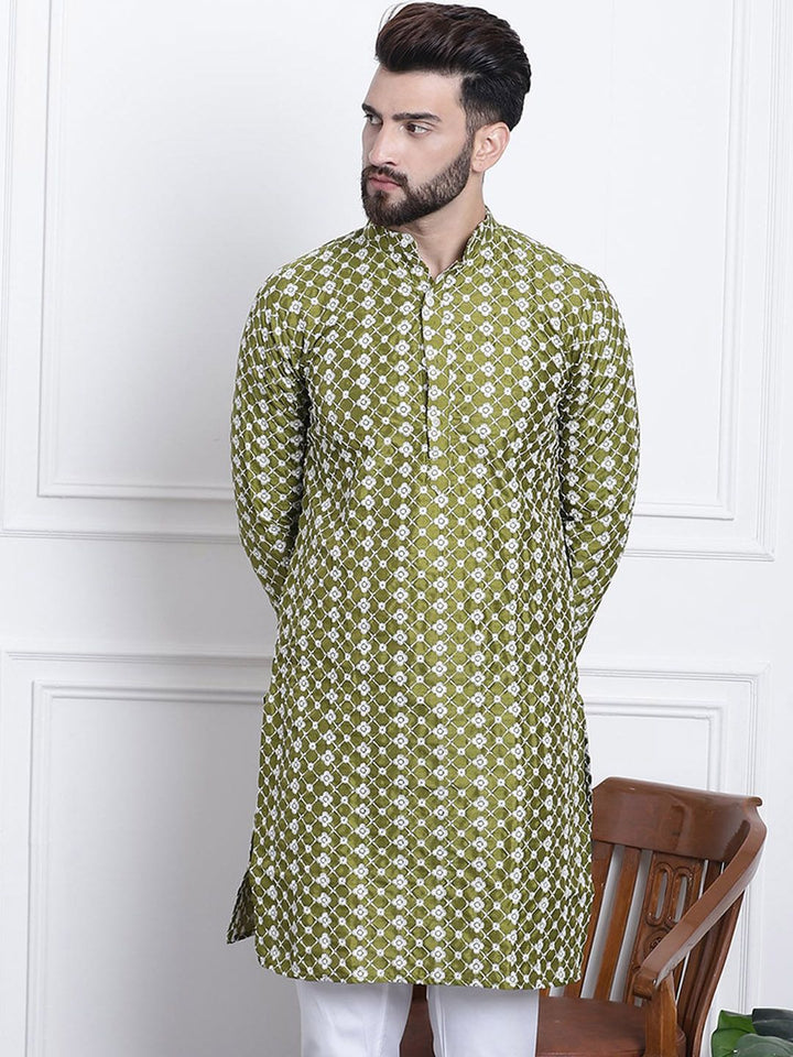 SOJANYA Floral Embroidered Thread Work Straight Kurta