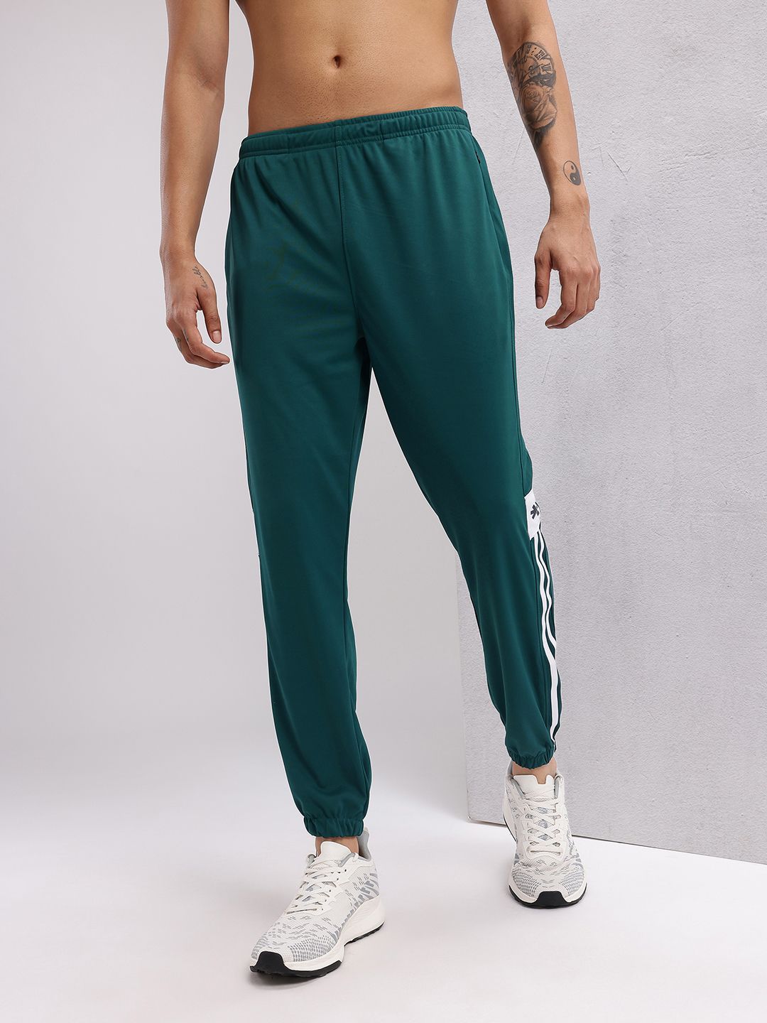 HRX by Hrithik Roshan Men Side Stripes Rapid-Dry Training Joggers