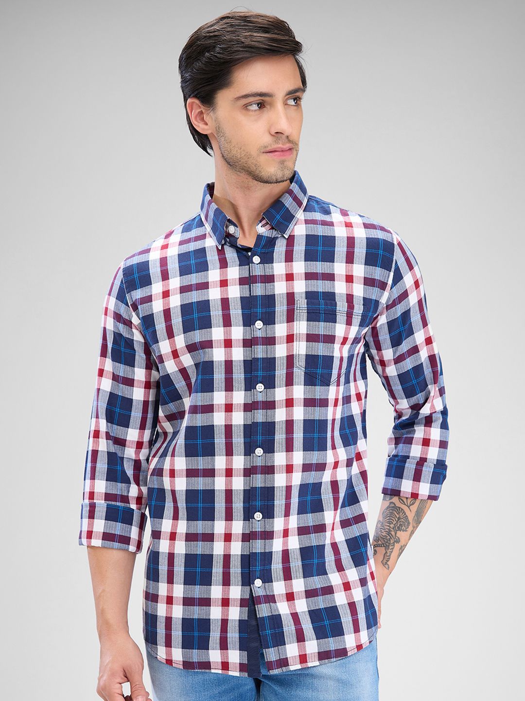 SPYKAR Men Slim Fit Opaque Checked Spread Collar Casual Shirt