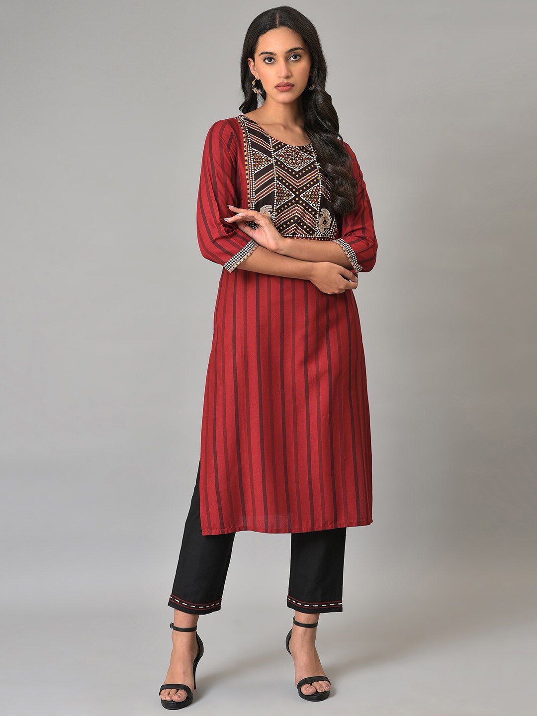 W Women Round Neck Striped Kurta