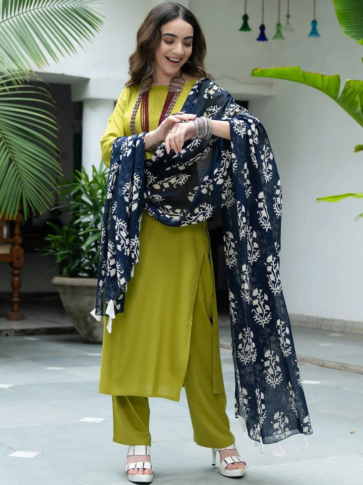 Rustorange Women Round Neck Kurta with Salwar & With Dupatta