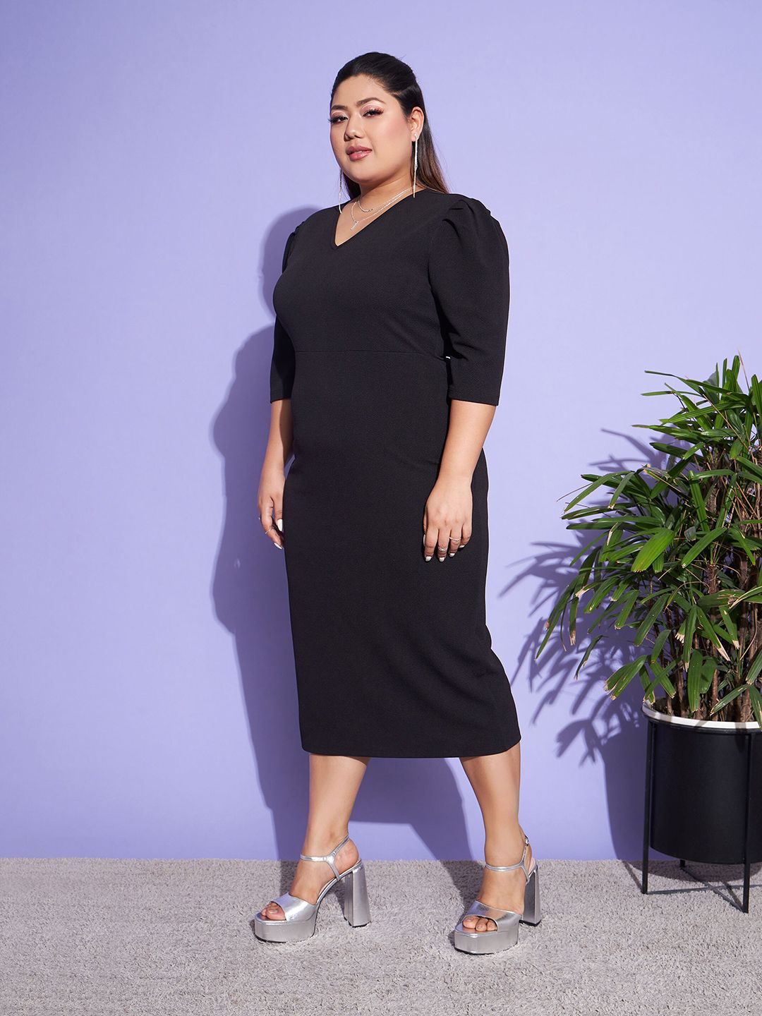 SASSAFRAS Curve Black Plus Size V-Neck Puff Sleeves Sheath Midi Dress