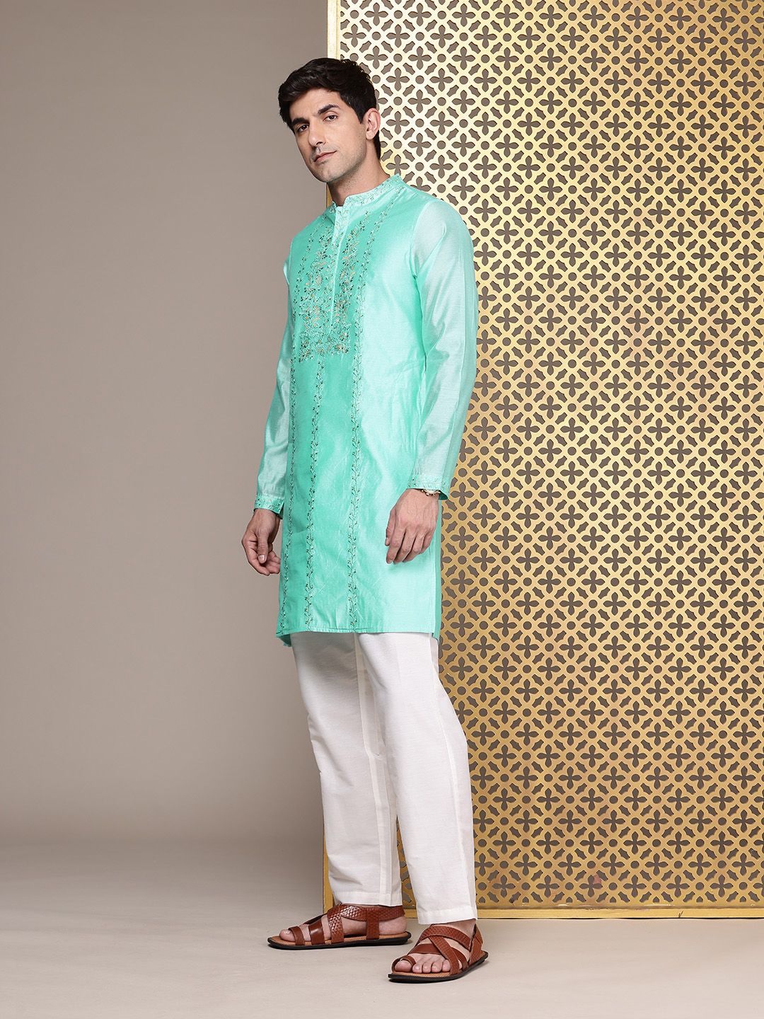 House of Pataudi Mandarin Collar Floral Embroidered Jashn Kurta