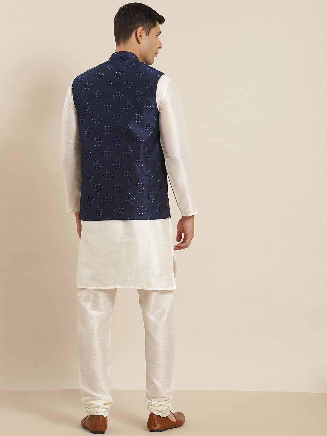 SOJANYA Mandarin Collar Regular Kurta With Churidar & Nehru Jacket