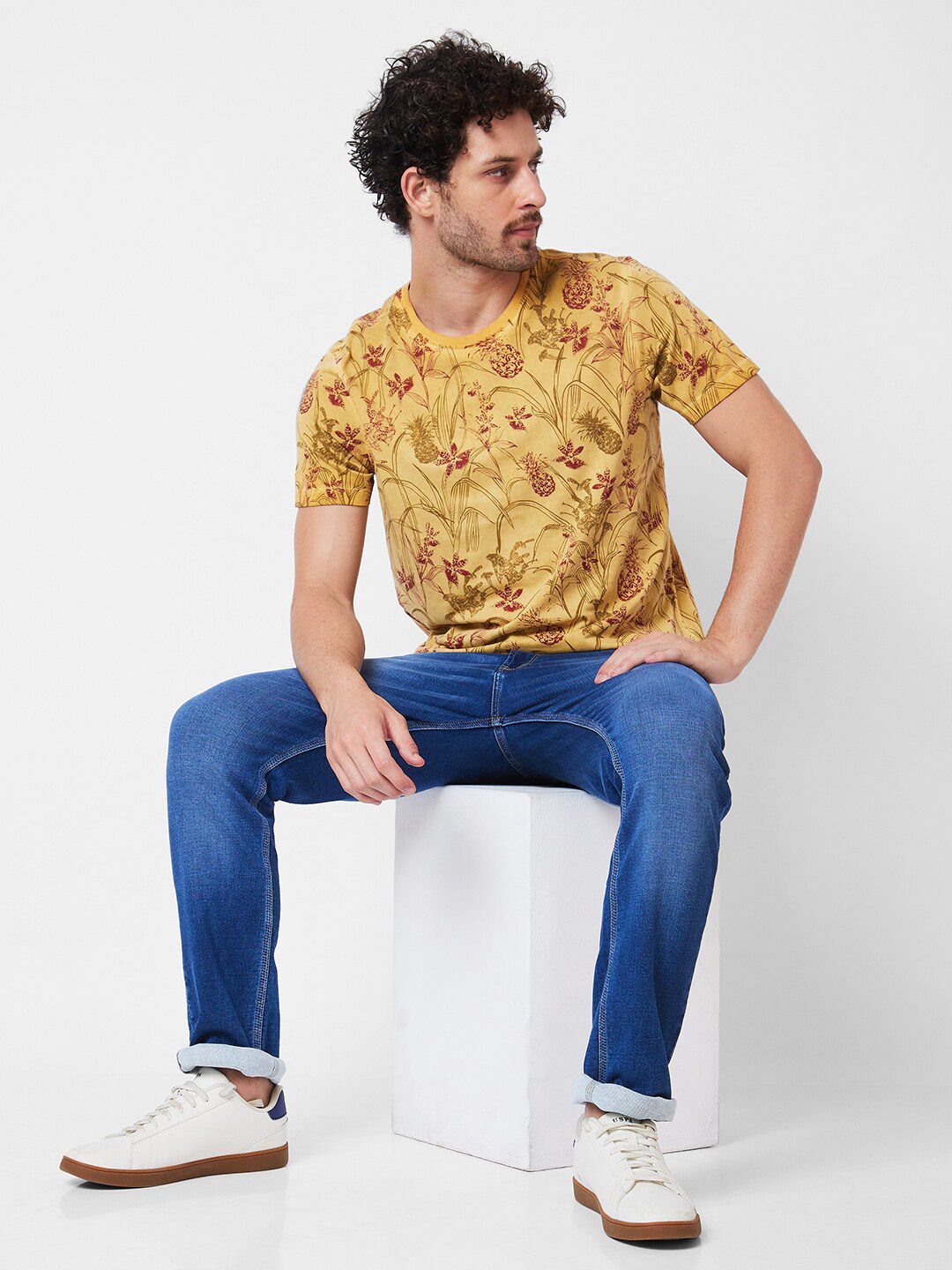 SPYKAR Floral Printed Pockets Round Neck Pure Cotton Slim Fit T-shirt