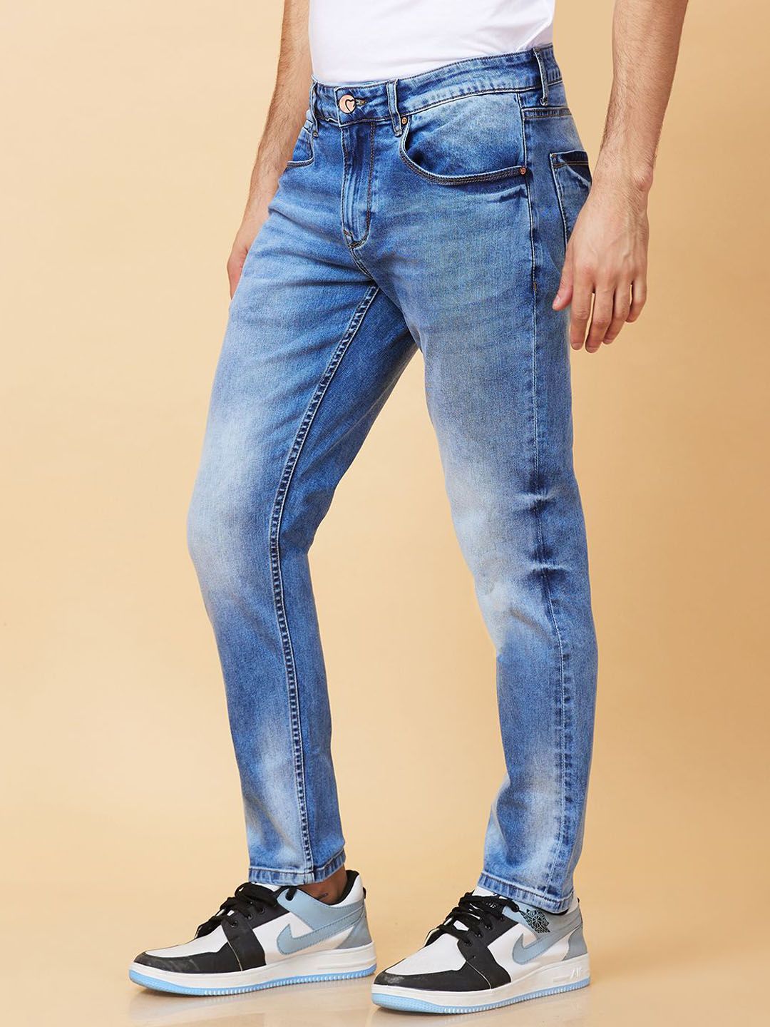 Being Human Men Slim Fit Mid-Rise Heavy Fade Stretchable Jeans