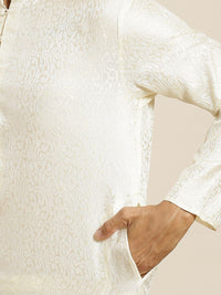 SOJANYA Men Cream-Coloured Woven Design Kurta