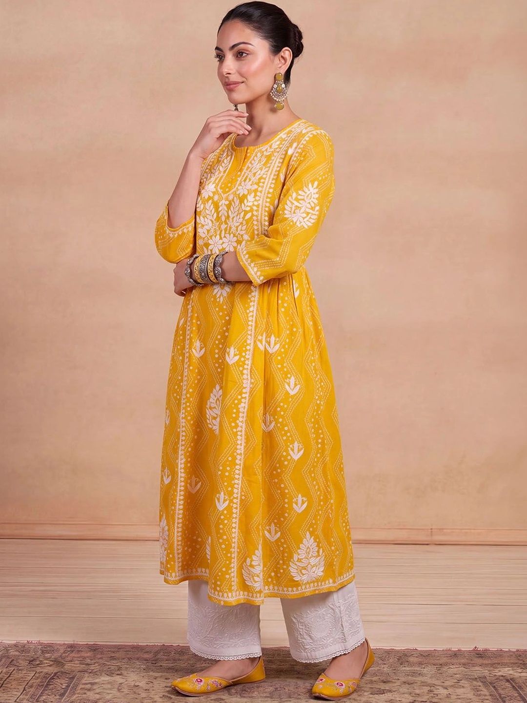 House of Chikankari Women Embroidered Chikankari Kurta