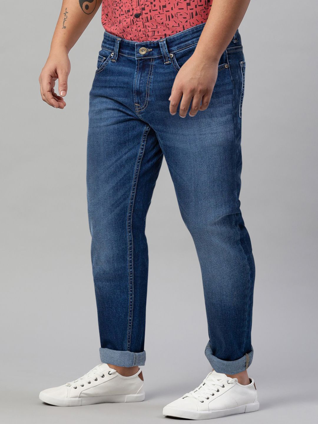 SPYKAR Men Slim Fit Low-Rise Light Fade Stretchable Jeans