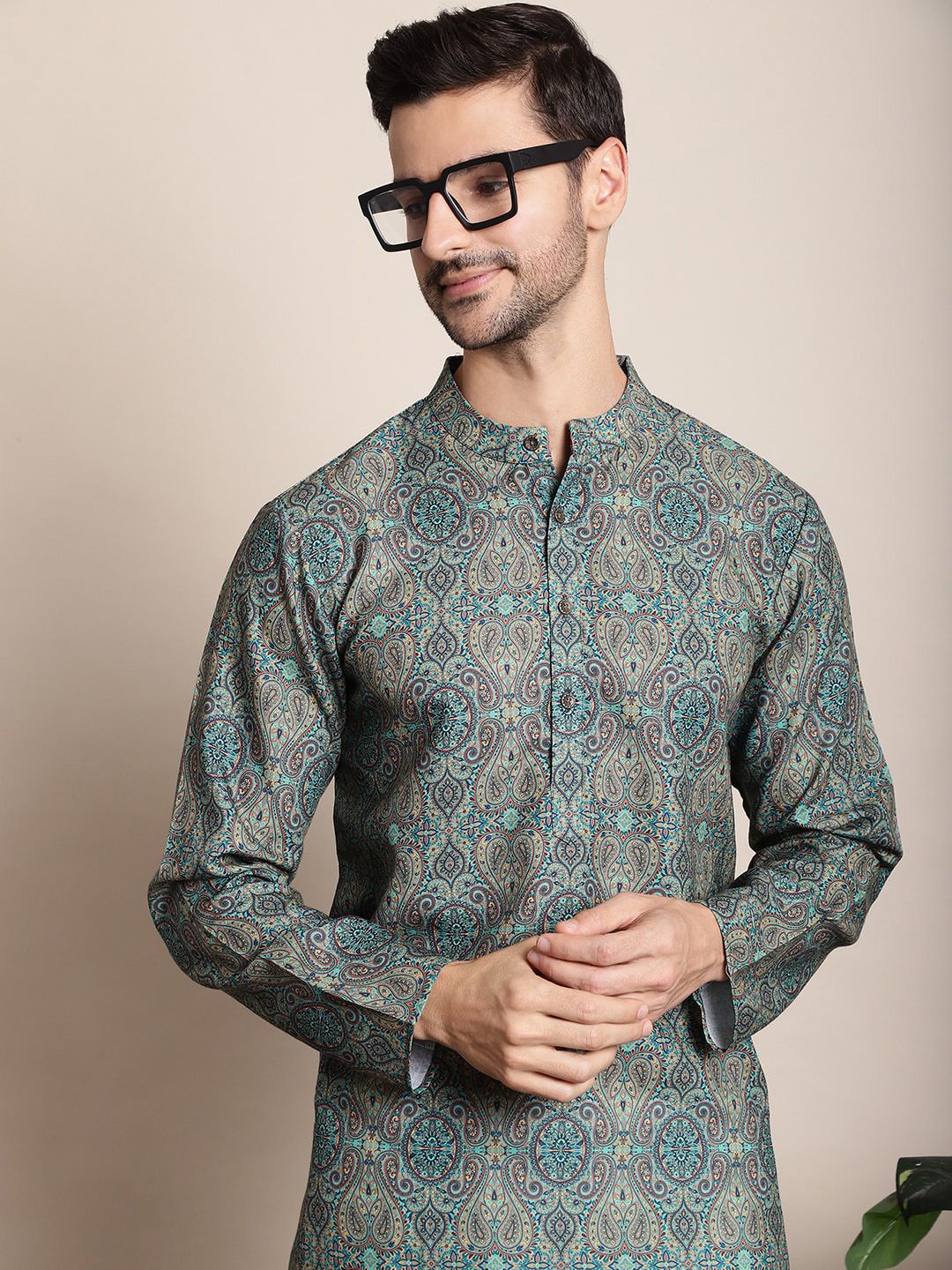 Anouk Green & White Paisley Printed Kurta With Pyjamas