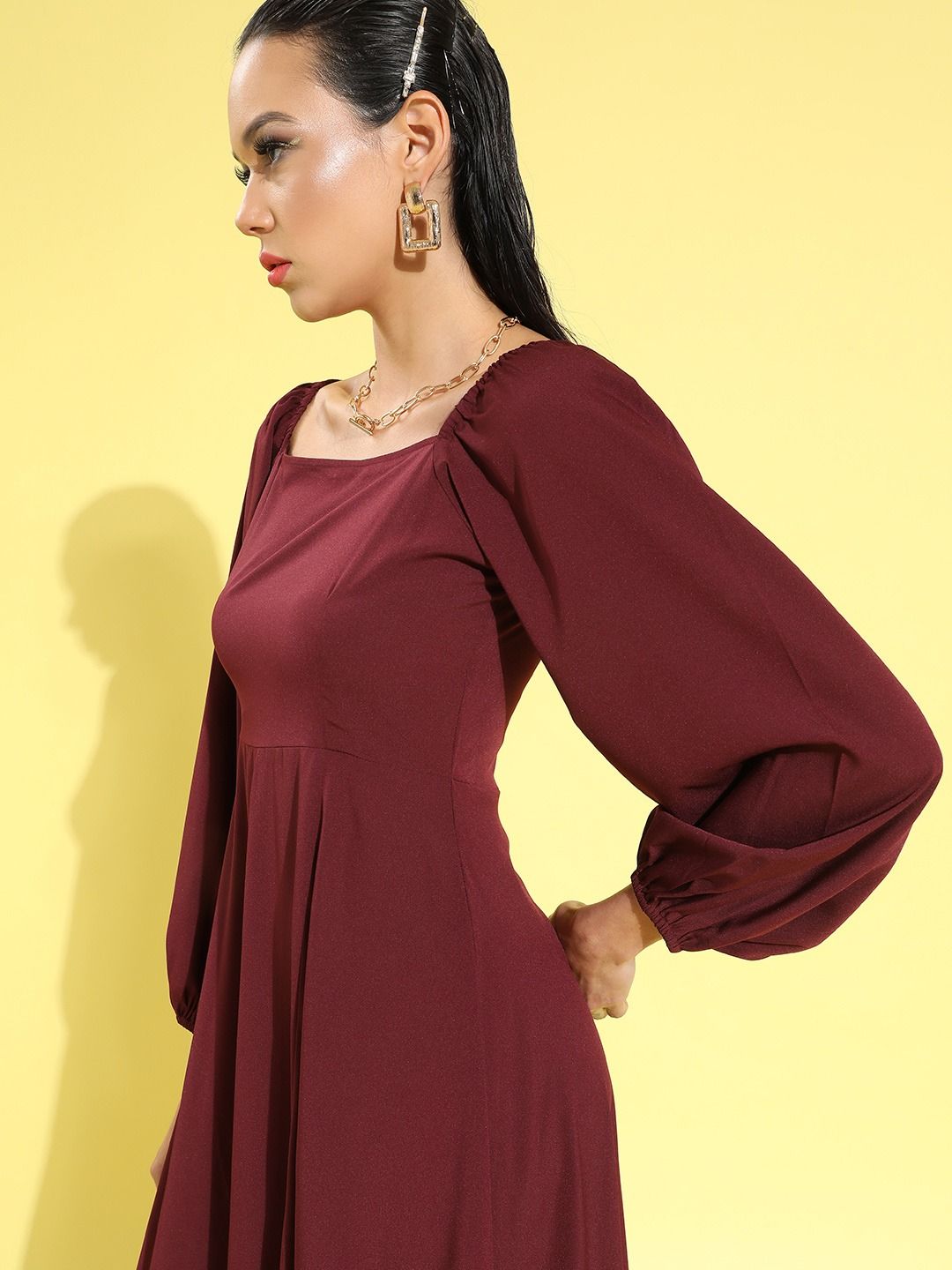Berrylush Maroon Solid Puff Sleeves Dress