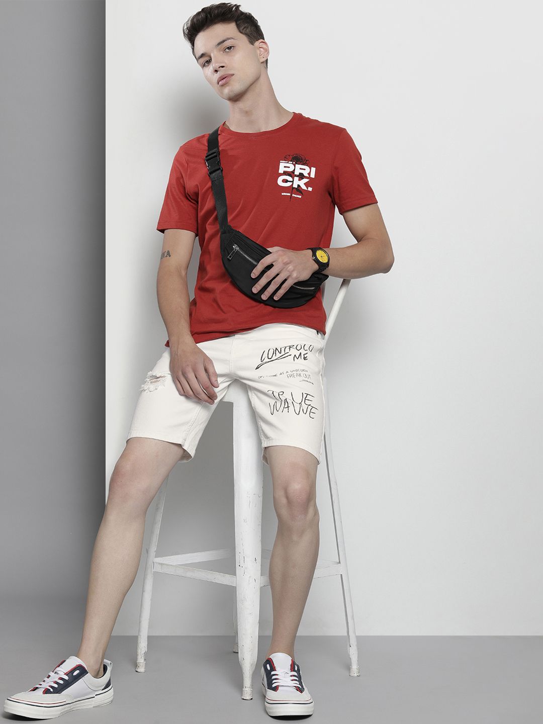 The Indian Garage Co Men Off White Typography Printed Denim Shorts