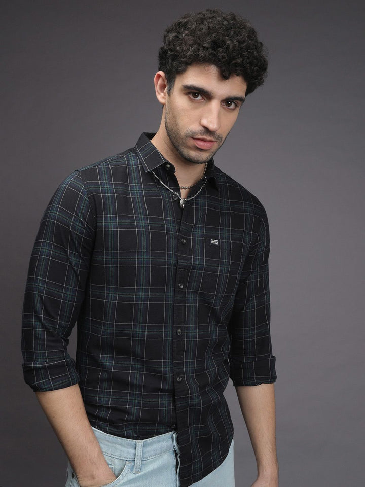 The Indian Garage Co Men Black & Blue Slim Fit Checked Casual Shirt