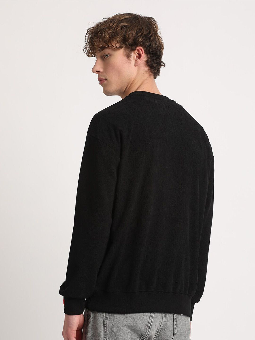 THE BEAR HOUSE Round Neck Pullover Sweatshirt