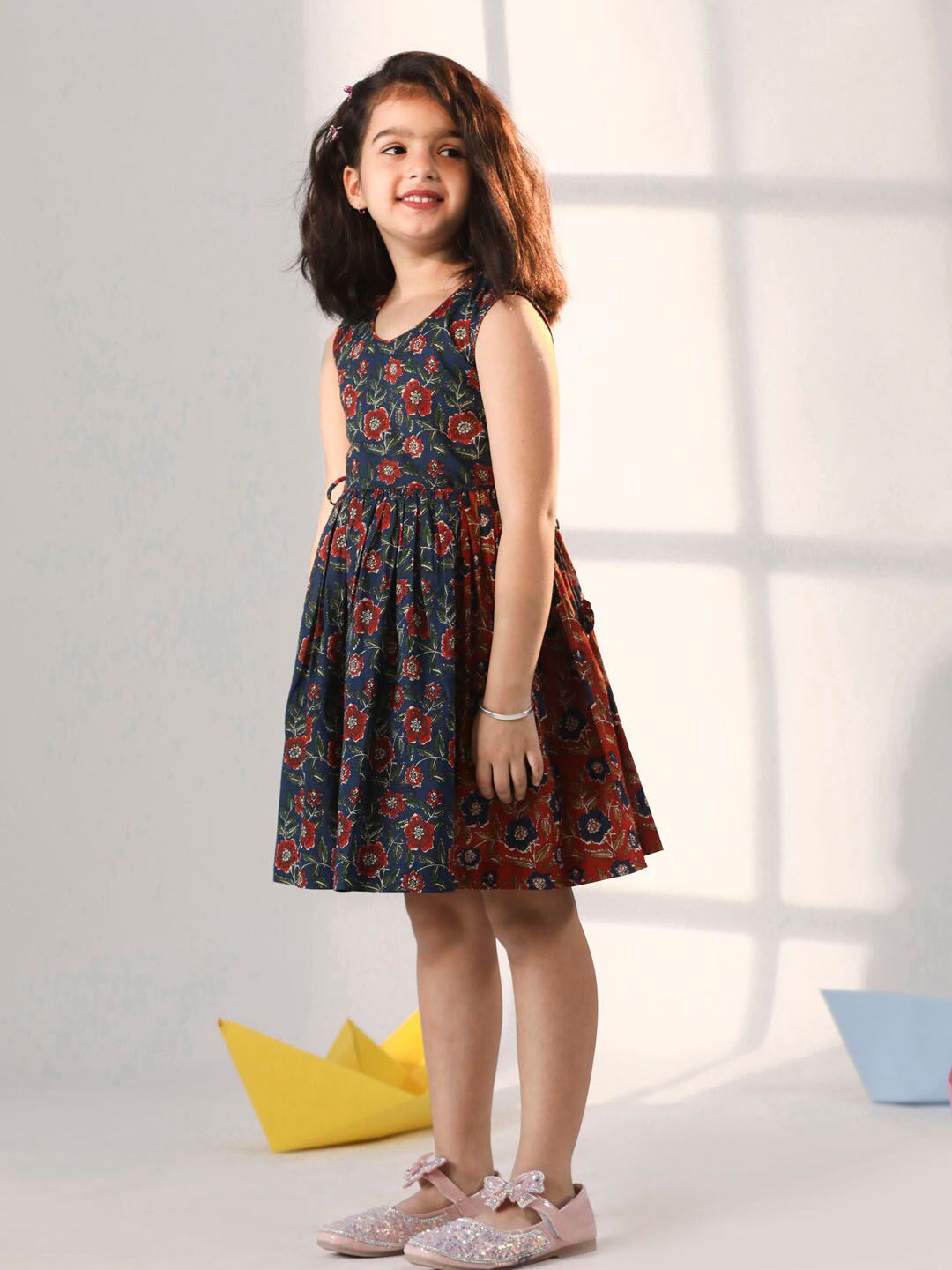VASTRAMAY Girls Floral Printed Sleeveless Cotton Fit & Flare Dress