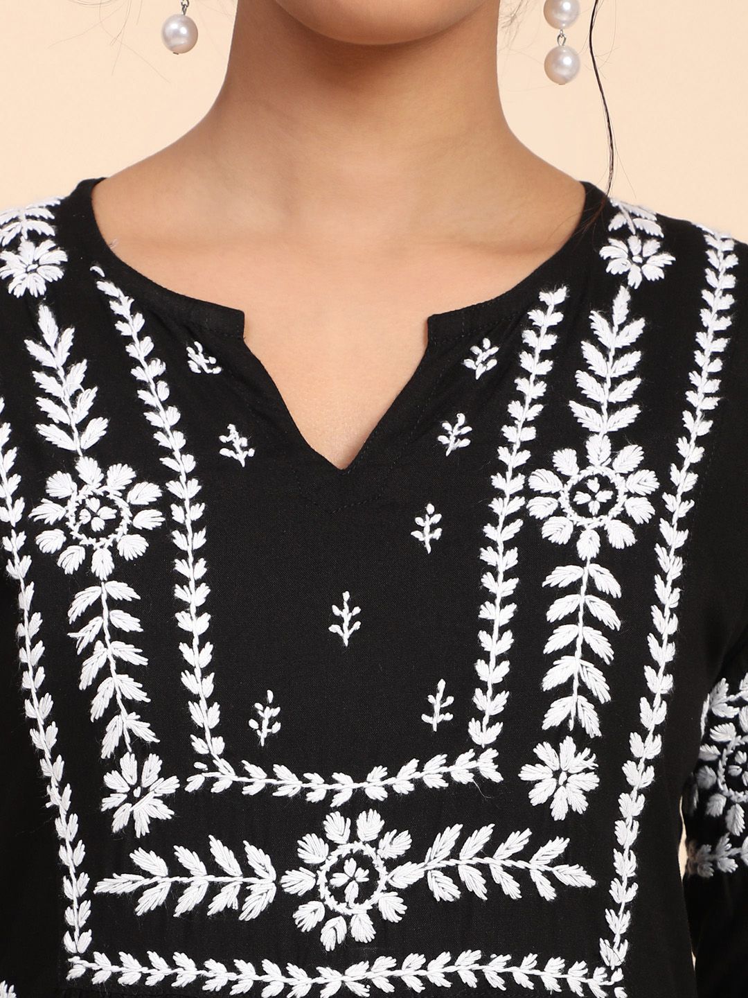 HOUSE OF KARI Women Black Thread Work Kurta