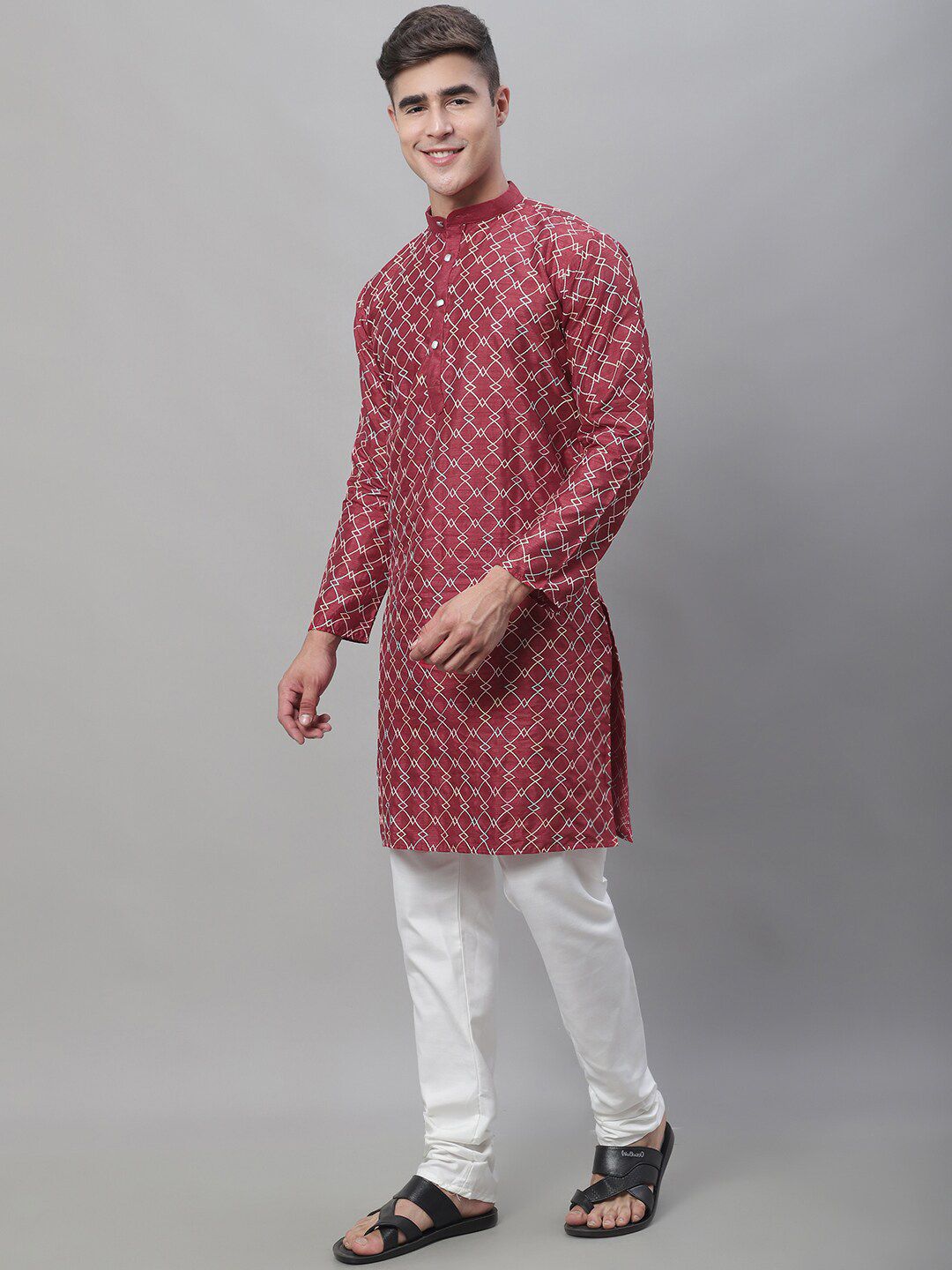 SOJANYA Motif Etnik Bersulam Kurta Lurus Dengan Churidar
