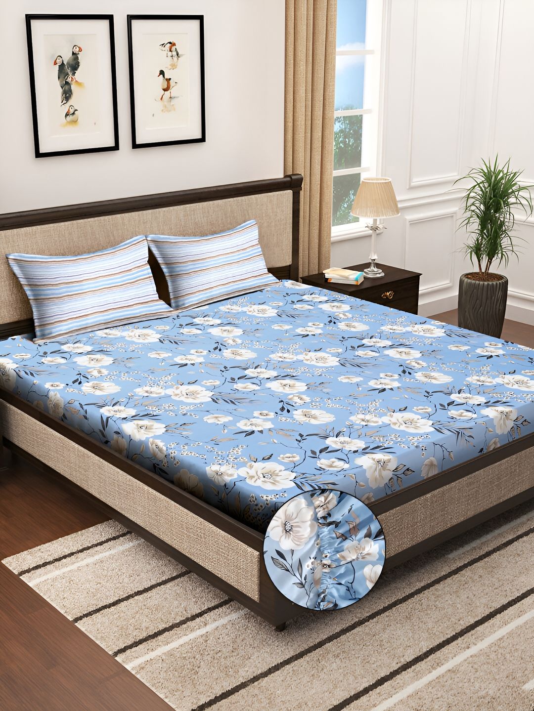KLOTTHE Blue & White Floral Printed 300TC Super King Fitted Bedsheet With 2 Pillow Covers