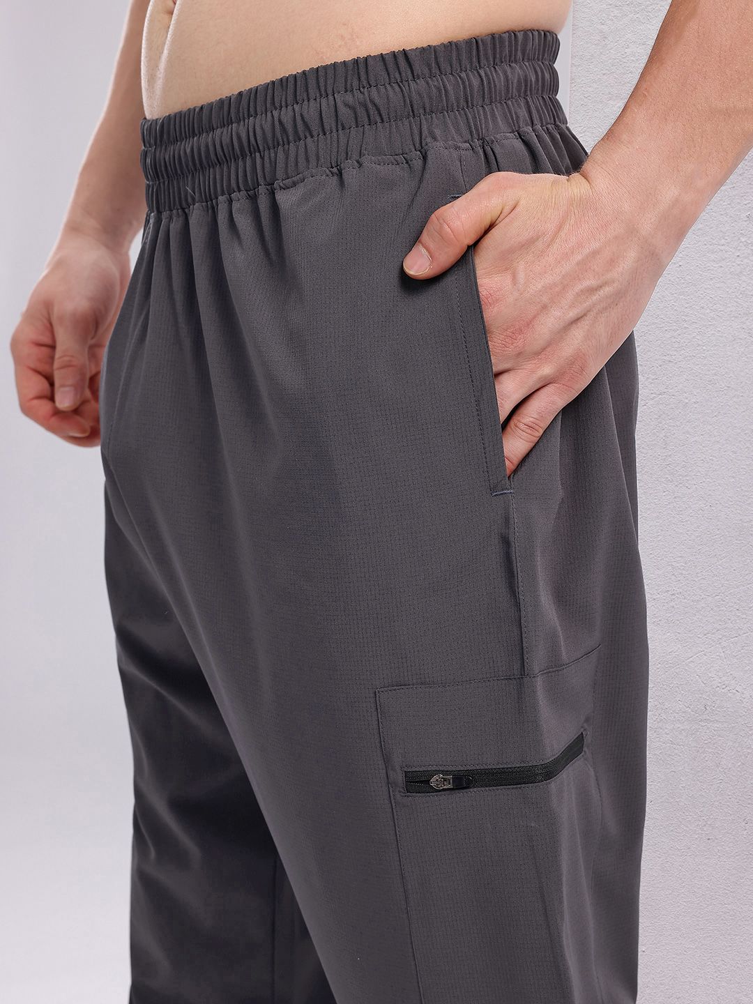 HRX by Hrithik Roshan Men Brand Logo Print Mid-Rise Rapid-Dry Training Cargo-Style Joggers