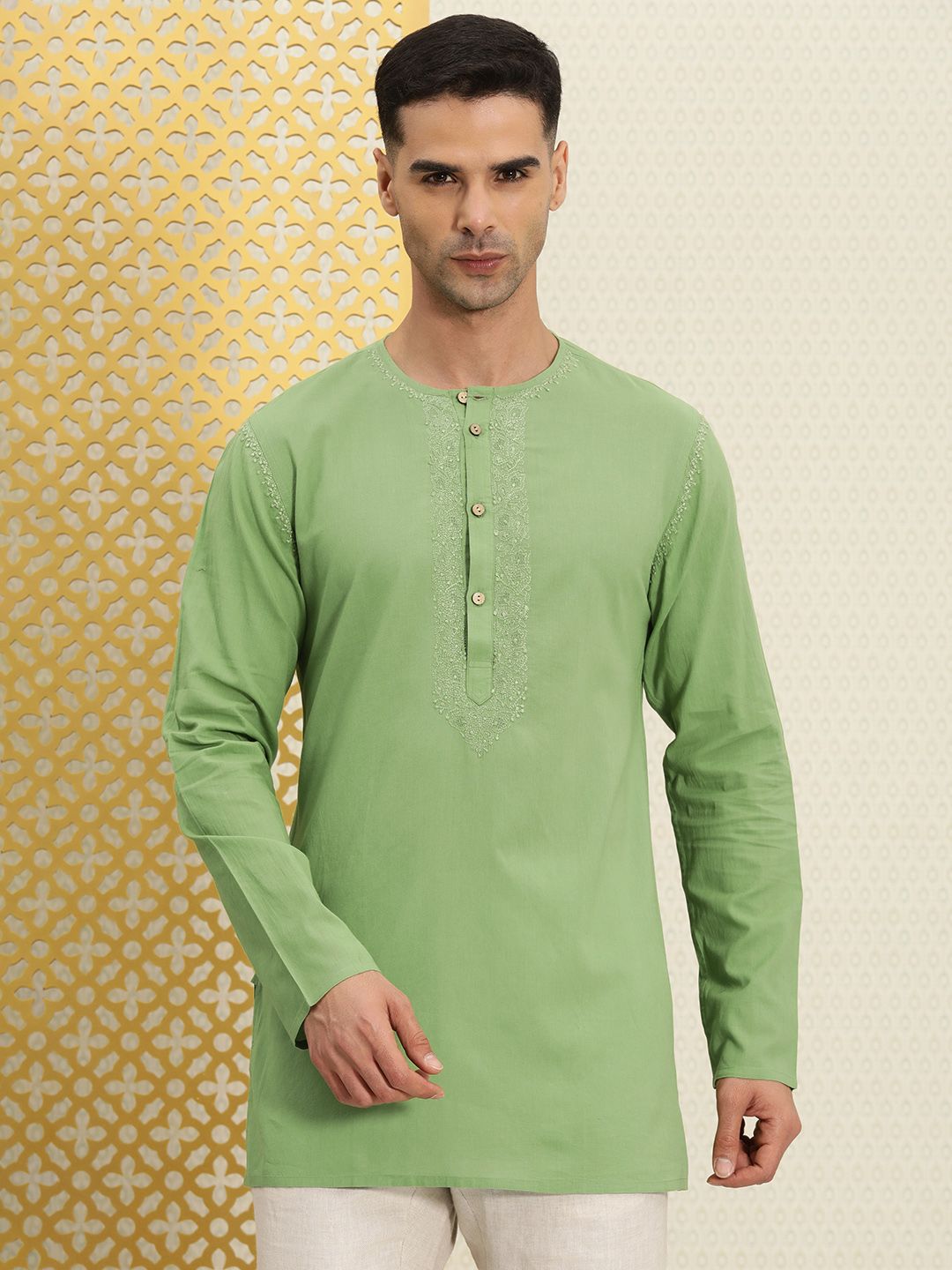 Rumah Patuaudi Lelaki Pepejal Dengan Benang Kerja Benik Band Collar Jashn Pendek Kurta
