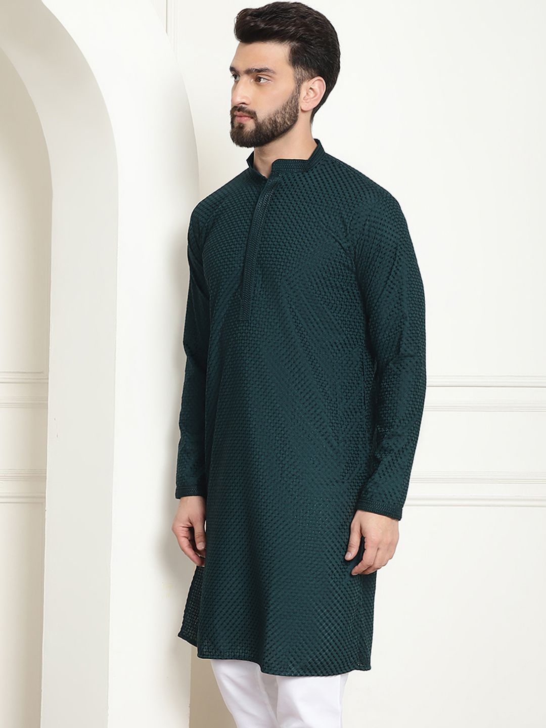 SOJANYA Geometric Embroidered Pure Cotton Straight Kurta