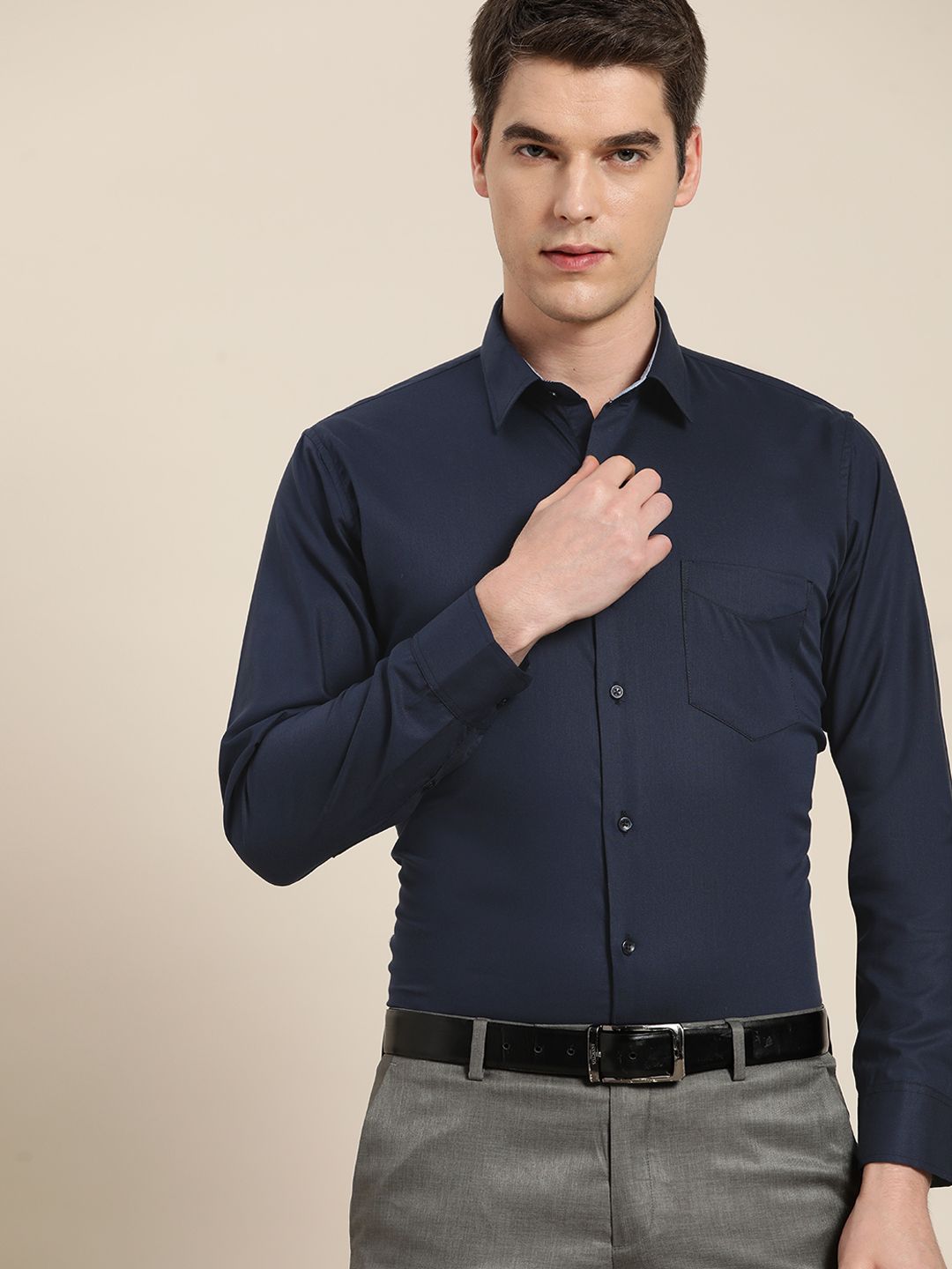 Hancock Men Solid Slim Fit Formal Shirt