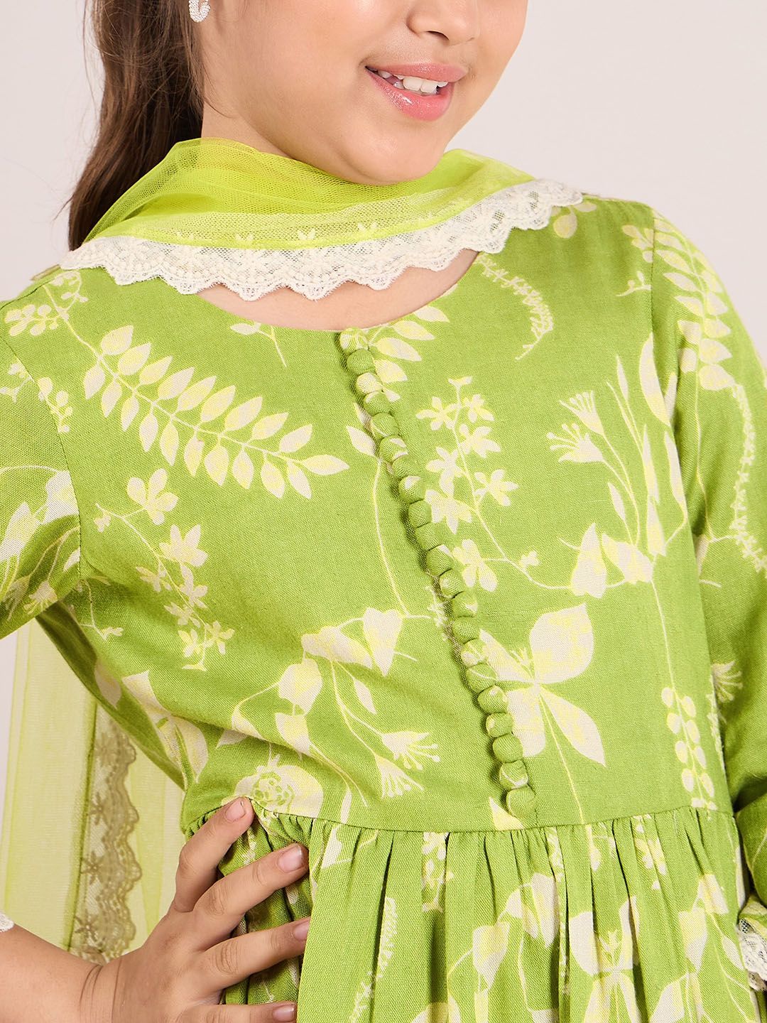 pspeaches Girls Floral Printed Pleated A-Line Kurta with Trousers & Dupatta