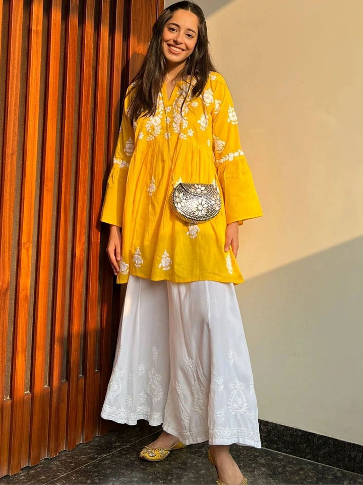 Rumah Wanita Chikankari Floral Sulam Lengan Berkobar Chikankari Floral Kurta