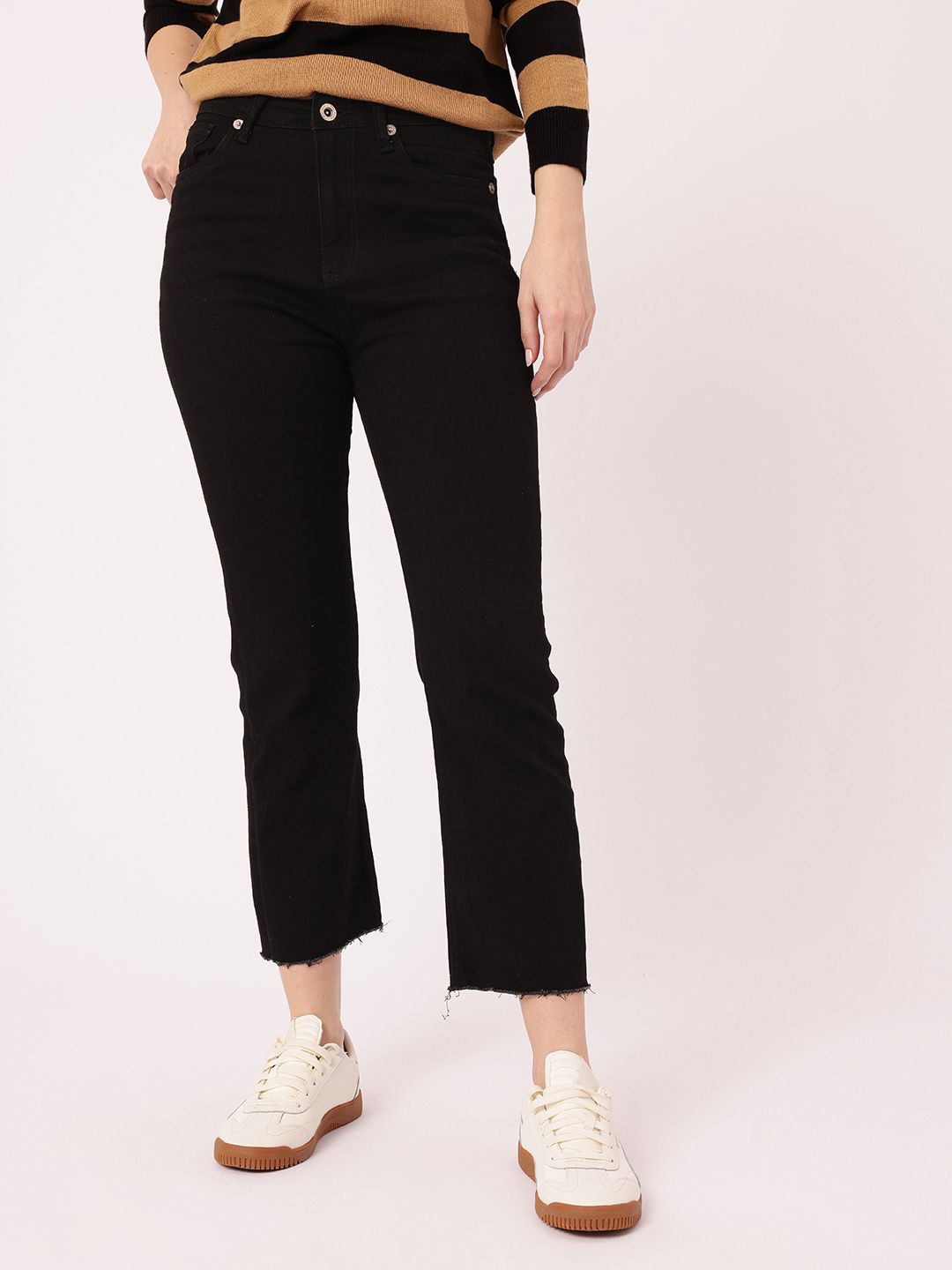 DressBerry Women Classic Touch Stretchable Frayed Cropped Jeans