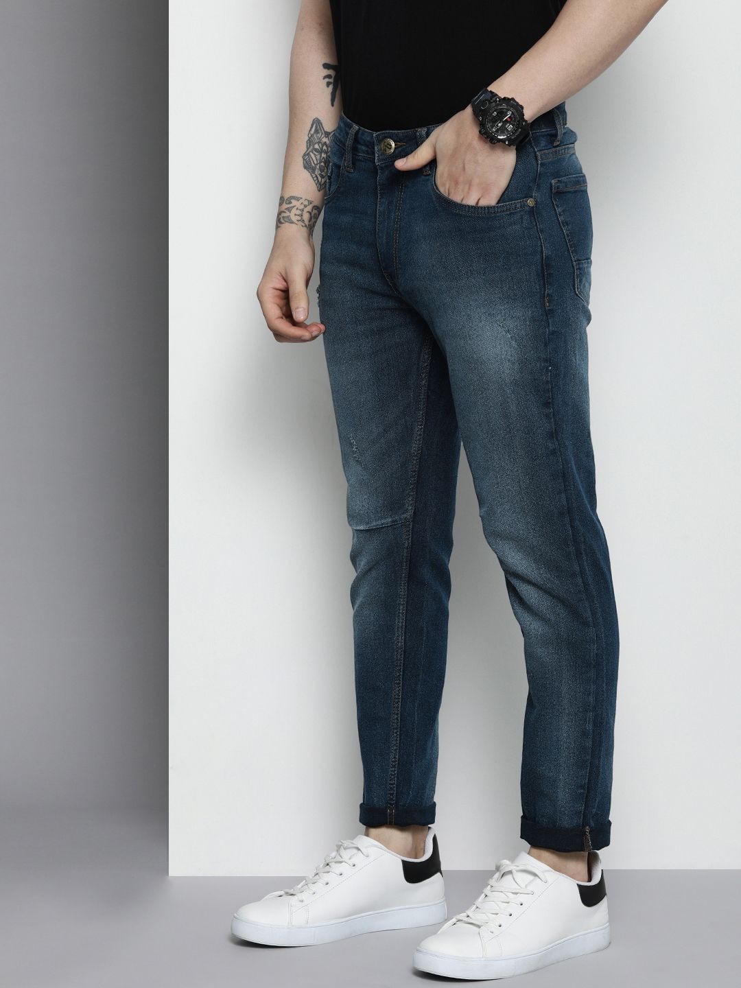 The Indian Garage Co Men Carrot Fit Low Distress Light Fade Jeans