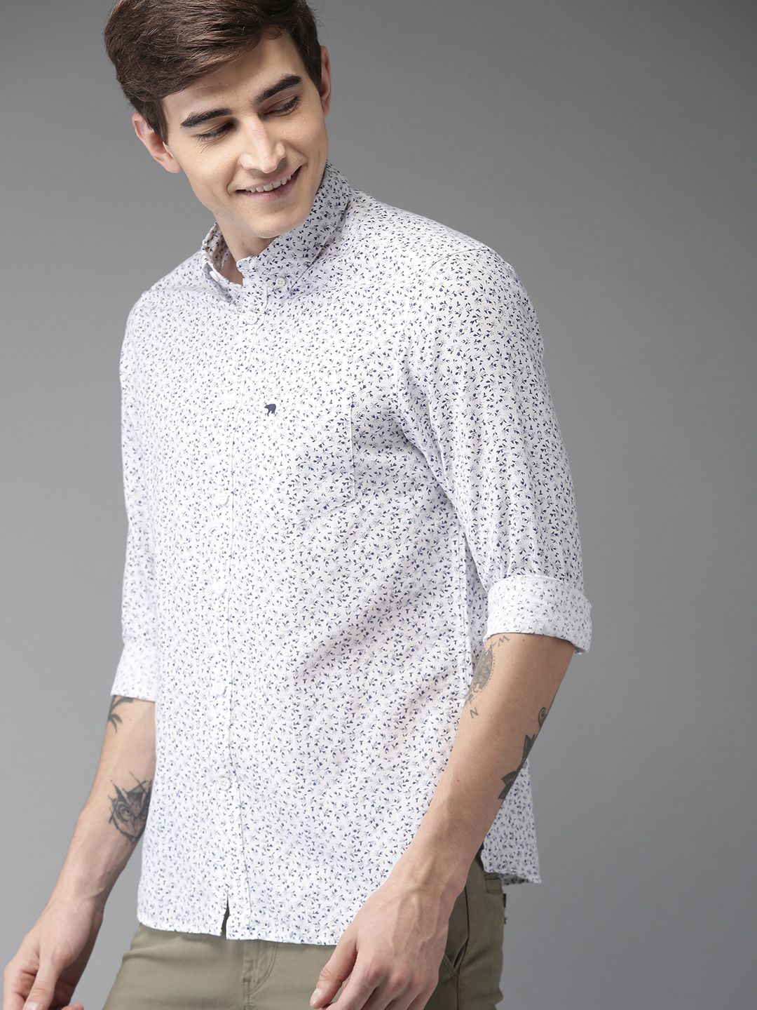 THE BEAR HOUSE Men White & Blue Slim Fit Printed Casual Shirt