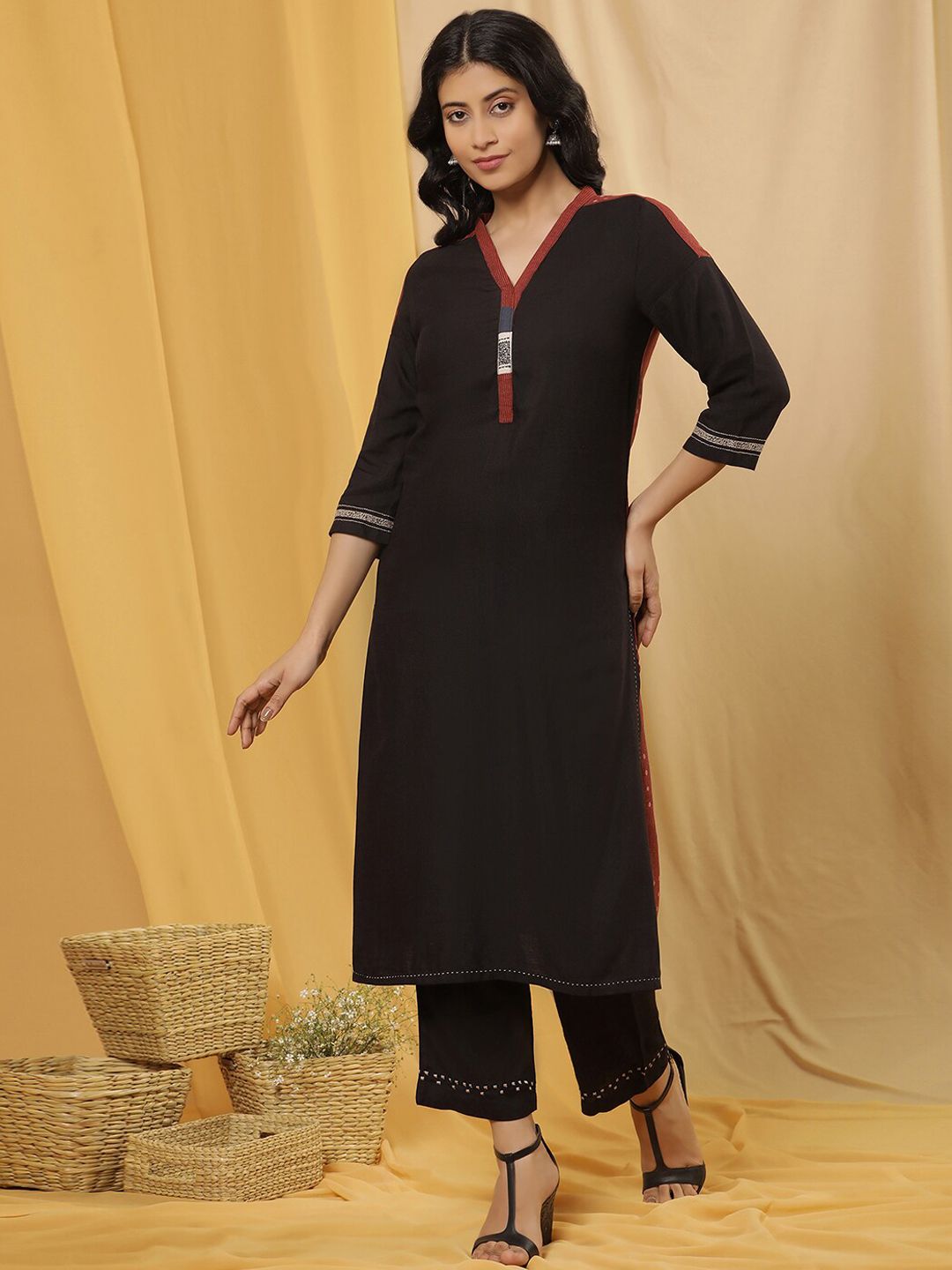 W Patchwork & Printed V-Neck Striaght Kurta with Trouser