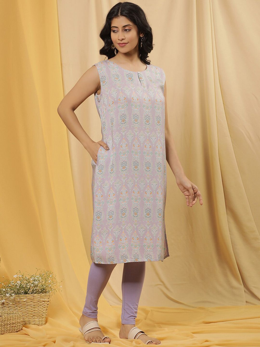 W Ethnic Motifs Printed Keyhole Neck Regular Kurta With Tight