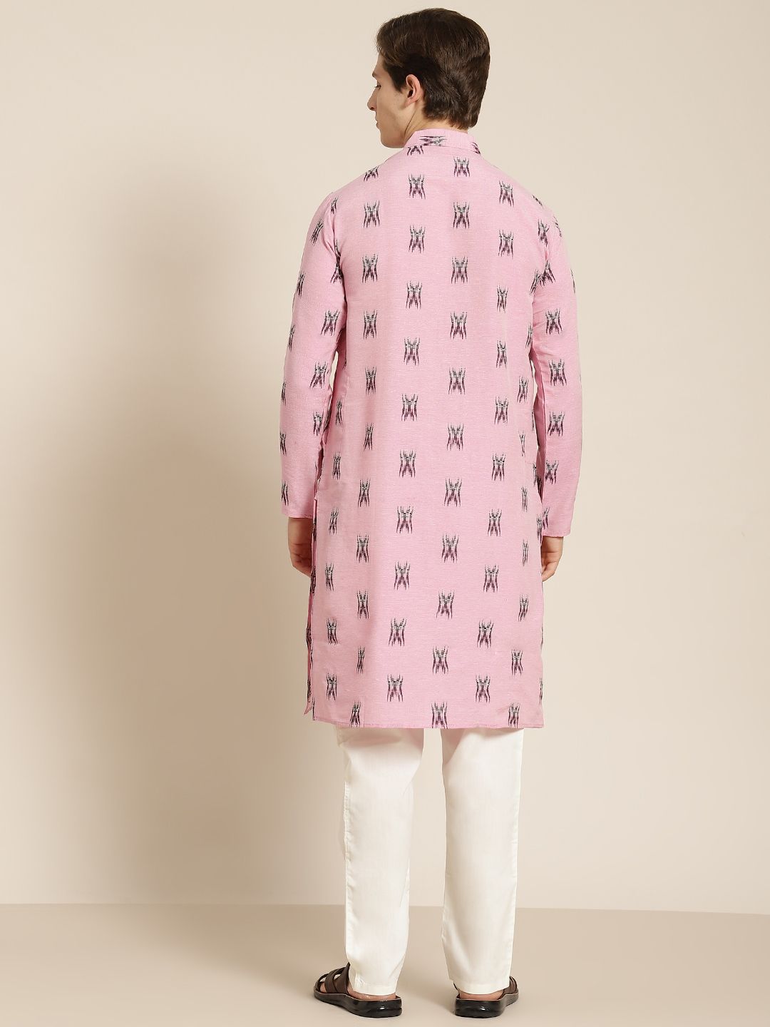 SOJANYA Men Pink & Black Pure Cotton Self Design Kurta