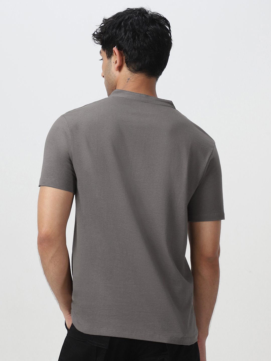 Urbano Fashion Men's Dark Grey Solid Mandarin Collar Slim Fit Half Sleeve Cotton T-Shirt