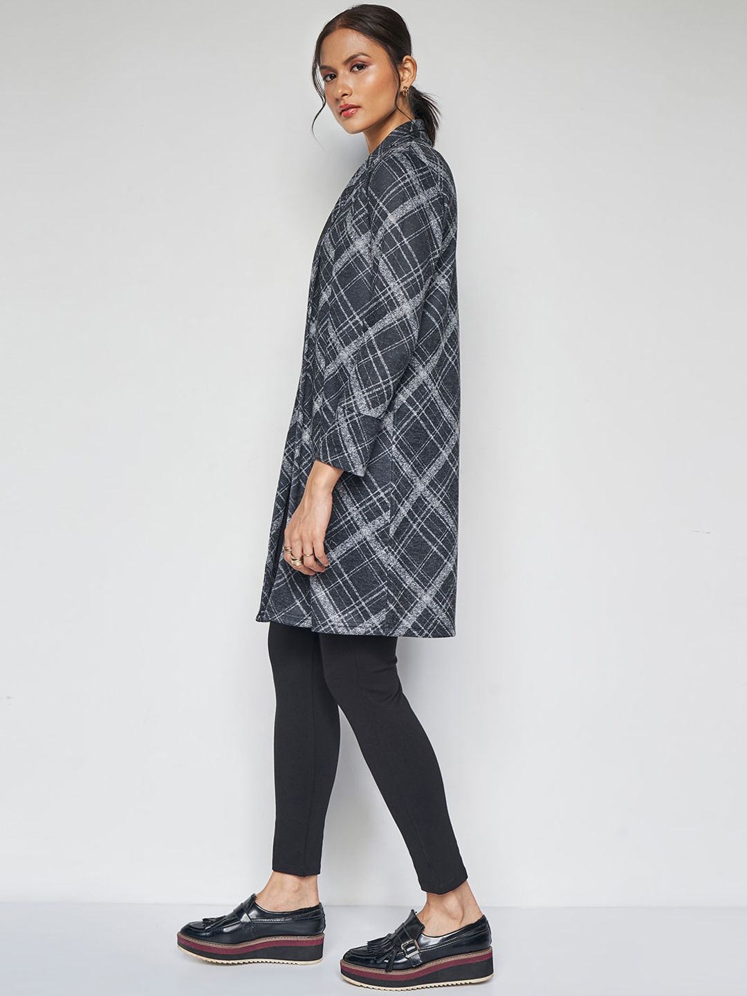AND Checked Collarless Long Sleeves Longline Shrug