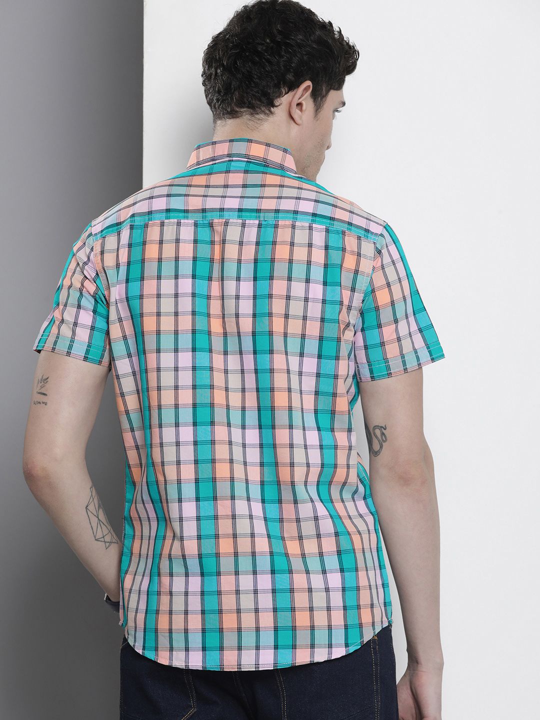 The Indian Garage Co Men Slim Fit Opaque Checked Casual Shirt