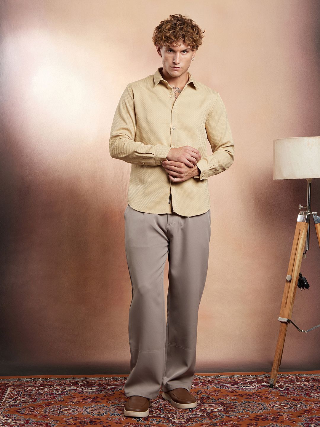 Campus Sutra Comfort Interweave-Tactile Self Design Regular Fit Casual Shirt