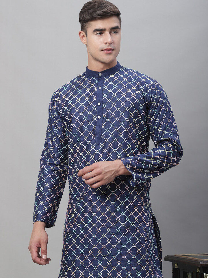 SOJANYA Kurta Biasa Sulam Geometrik Dengan Churidar