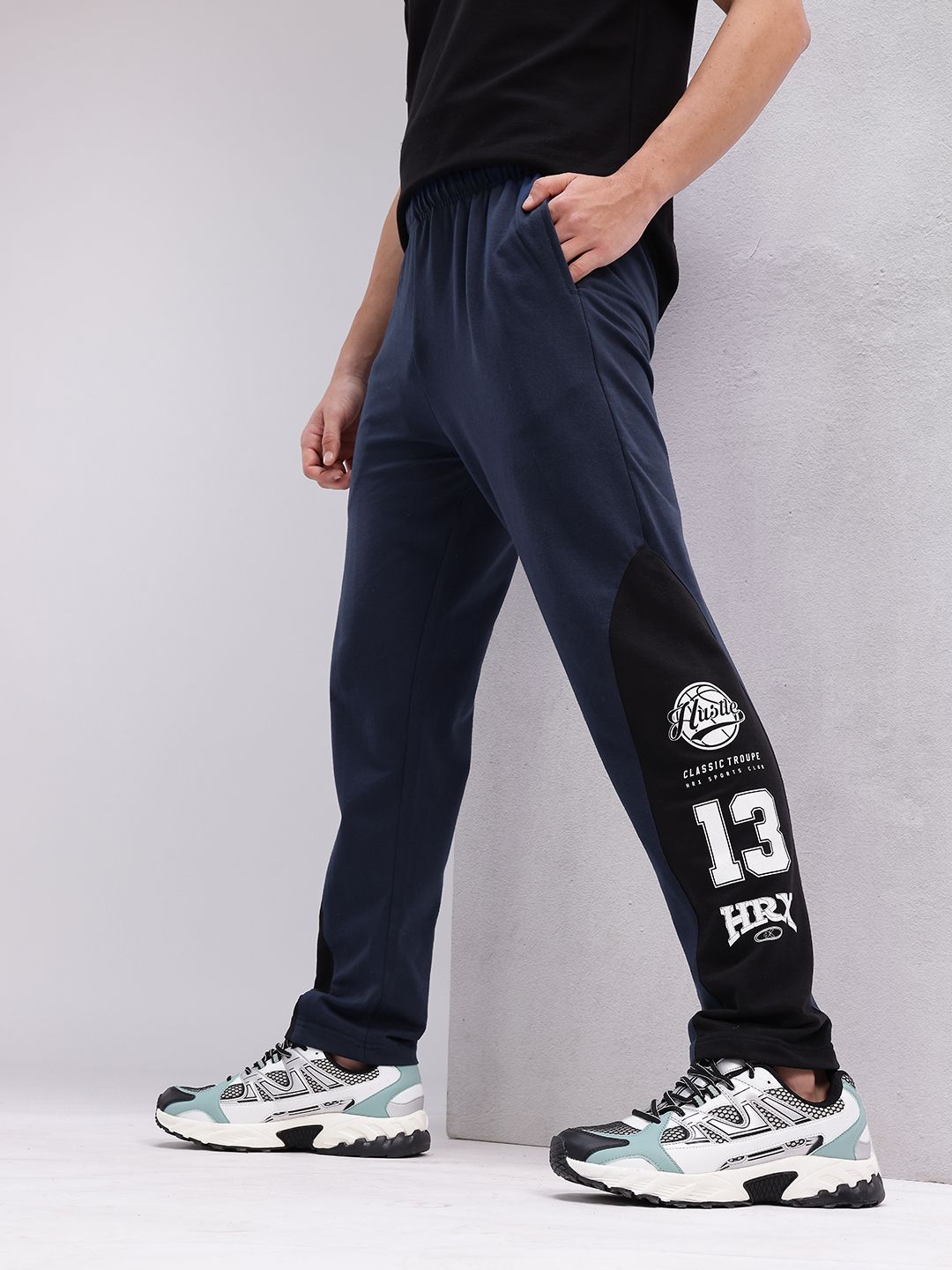 HRX by Hrithik Roshan Men Colourblocked Lifestyle Joggers