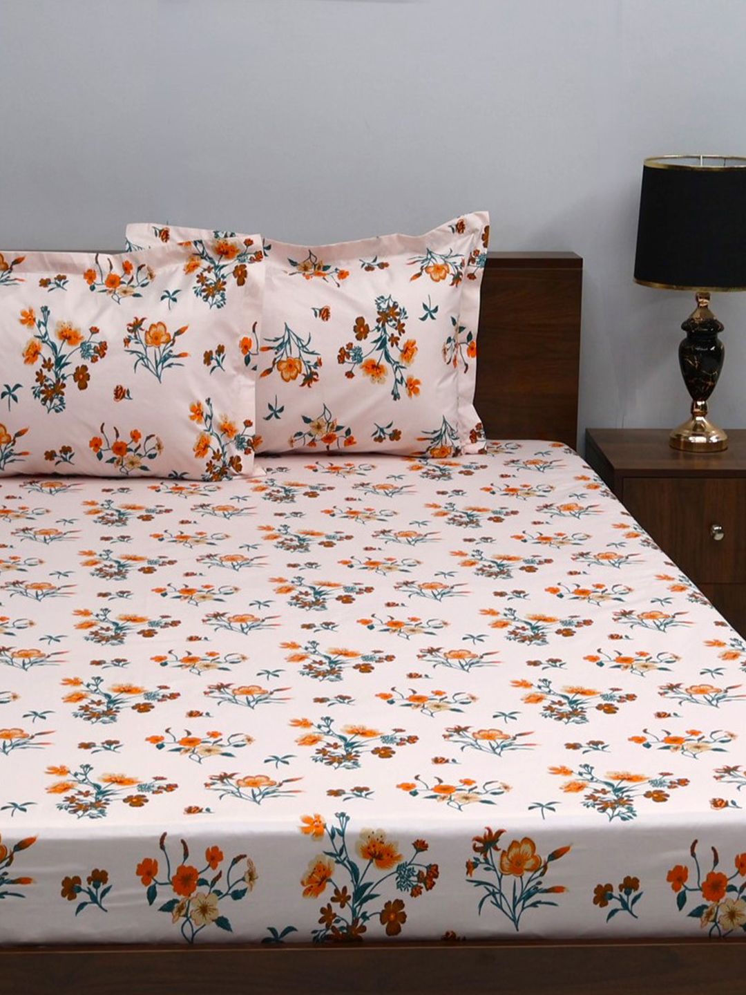 BOMBAY DYEING Pink & Orange Floral 164 TC Cotton Queen Bedsheet With 2 Pillow Covers