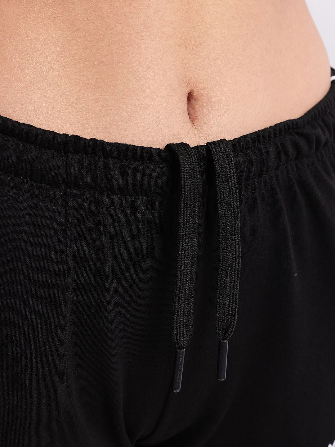 HRX by Hrithik Roshan Women Mid-Rise Regular Fit Lifestyle Shorts with Contrast Stitching