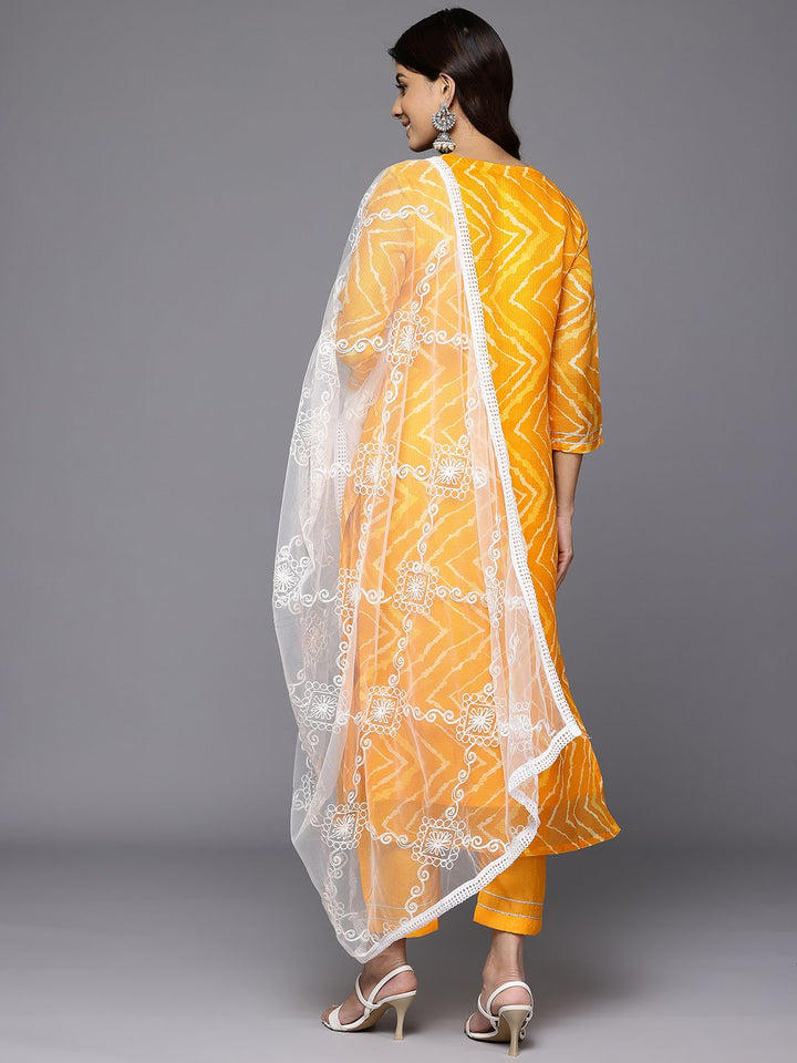 Varanga Printed Thread Work Sequinned Kurta With Trousers & Dupatta