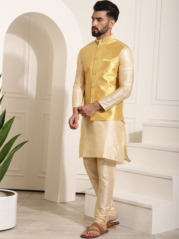 SOJANYA Kurta Berwarna Emas Lelaki dengan Churidar